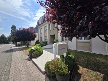 Découvrez cet appartement à louer à Fentange, Luxembourg, proposé par l'agence Spaceplus immobilier.  
Cet appartement de 97 m² est idéal pour un couple ou une petite famille recherchant un cadre de vie confortable.  
Il se compose comme suit:  
- hall d'entrée avec une armoire/vestiaire intégrée, sonnette/vidéophone  
- living 31 m² avec accès sur le balcon de 12m² exposé au sud,  
- cuisine séparée et équipée avec accès sur le même balcon,  
- 2 chambres à coucher (chaque chambre fait 14 m²)  
- une salle de bain  
- un WC séparé  
- un espace de parking intérieur privé  
- une cave privée et une buanderie.  
L'ascenseur assure un accès facile à l'appartement, situé dans un immeuble construit en l'an 2000.  

Aménagements à proximité: Fentange offre un cadre de vie paisible avec un accès facile aux écoles et établissements d'enseignement de qualité. Profitez des commerces locaux et des restaurants variés pour vos sorties et courses quotidiennes. Les espaces verts et les parcs environnants sont propices à la détente et aux activités de plein air. La ville est bien desservie par les transports publics, facilitant vos déplacements quotidiens. Les services de santé sont également facilement accessibles.  

Ne manquez pas cette chance unique ! Planifiez une visite en nous contactant via le formulaire de contact ou par téléphone/WhatsApp (+352) 661 33 44 22 Natacha Bivort ou par mail n.bivort@spaceplus.lu