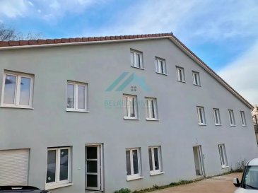 Belardimmo vous propose en exclusivité un immeuble de rapport avec 5  appartements de 3 chambre situé à Himeling ( 5min de Mondorf-les-Bains frontière Luxembourgeoise).
Le bâtiment est de 2014, avec triple vitrage, isolation extérieur, volet électrique, chaque appartement a un chauffage individuel électrique au sol et son propre ballon d'eau chaude.

Les appartements sont composés comme suit:

- Hall d'entrée
- Salon/séjour
- Cuisine équipée ouverte
- 3 chambres
- une salle de bain avec douche
- WC séparé
- un garage fermé

ils sont loué 1375€/mois.

la rentabilité brut est d'environ 10 %

Pour plus d'informations veuillez contacter Monsieur David Kempf au 00 352 621 631 841 ou par mail David.kempf16@gmail.com