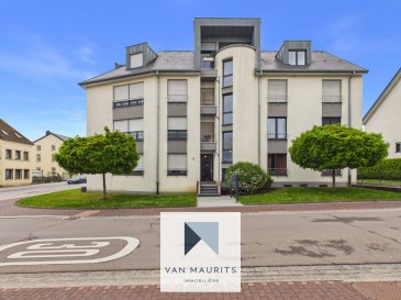 Situé à Sandweiler, cet appartement non meublé d'une surface d'environ 78 m², construit en 2013, se trouve au rez-de-chaussée d'une résidence moderne avec ascenseur.
L'appartement se présente comme suit :
.
Au rez-de-chaussée, la porte d'entrée donne directement dans le séjour de ± 39 m² avec cuisine ouverte, entièrement équipée, offrant un bel espace de vie convivial.
L'appartement dispose également d'un palier de nuit de ± 4 m² qui dessert 2 chambres de ± 11 et 14 m², une salle de bain de ± 5 m² (baignoire, meuble lavabo, armoire miroir) ainsi qu'un WC séparé de 2 m².
.
En sous-sol, une buanderie commune avec emplacement pour machines sèche/lave-linge, une cave privative de ± 4 m² ainsi qu'un emplacement de parking intérieur de ± 13 m² complètent l'offre.
.
Caractéristiques complémentaires :
- Ascenseur
- Classe énergétique C-C
- Chauffage au gaz, chauffage par radiateur
- Fenêtres châssis PVC, double vitrage, volets électriques
.
Contrat de bail :
- Loyer mensuel € 1950,-
- Charges mensuelles : € 250,-
- Caution locative 2 mois de loyer
- Frais d'agence € 1950,- plus TVA (50/50 bailleur/locataire) 
- Disponible de suite
- Bail de 2 ans
- Pas d'animaux domestique
.
Pour plus d'informations contacter :
Tel. +352 621 588 854
Email: achille@vanmaurits.lu