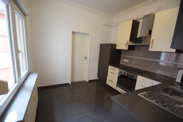 En Exclusivité ImmoHouse vous propose cet appartement 2 chambres idéalement situé à Esch sur Alzette au 12 rue de Stalingrad. 

Au 1er étage d'une résidence de 3 unités cet appartement de 52 m² se compose de:

- Un salon/salle à manger 
- Une cuisine équipée 
- Deux chambres à coucher 
- Une salle de douche avec wc

A cela s'ajoutent: 
- Une cave privative 
- Une buanderie 

Contactez nous pour plus d'informations.