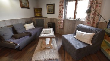 Petite maison meublée. REICHSHOFFEN, charmante maison meublée de 70m² comprenant un espace de vie avec cuisine équipée et à l'étage deux chambres et une salle de bain.
Cour commune.

Loyer : 700,00 EUR par mois charges comprises dont 50EUR par mois de provisions sur charges (régularisation annuelle)
Dépôt de garantie : 650EUR
Honoraires charge locataire : 650EURTTC dont honoraires état des lieux charge locataire : 90EUR TTC