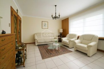 Découvrez cette belle maison indépendante sur un terrain de 5 ares, située dans un quartier résidentiel paisible, peu passant, tout en étant proche de toutes les commodités (commerces, écoles, transports…).

***Caractéristiques principales :

Surface habitable : 164 m²

3 chambres spacieuses

Séjour lumineux et convivial

Cuisine indépendante intégralement équipée

Salle de bain + WC séparé

Balcon avec vue dégagée

Beau jardin pour profiter des beaux jours

Garage double : stationnez 2 voitures confortablement

Sous-sol complet : plusieurs pièces de rangement, espace loisir et chaufferie

Grand grenier aménageable de 33,80 m² : parfait pour une suite parentale, un bureau ou une salle de jeux

Maison 4 façades : lumière naturelle toute la journée
Prévoir quelques travaux de rafraîchissement pour en révéler tout le potentiel.
Localisation : environnement calme et verdoyant, parfait pour une vie de famille sereine, tout en restant à proximité des axes principaux.
Un vrai potentiel à exploiter pour créer la maison de vos rêves !

***Ce bien vous intéresse, vous souhaitez d’avantage d'informations. N'hésitez pas à nous contacter au (+352) 28 80 28 80 ou par mail : cdbimmo@cdbgest.lu
***Si vous souhaitez vendre ou louer votre bien, profitez de notre expérience et de notre parfaite connaissance du marché au Luxembourg. Nous vous offrons une estimation personnalisée avec une réelle expertise.
***CDBgest est membre de la Chambre immobilière du Grand-Duché de Luxembourg (seul organisme accrédité par l'Etat pour la certification des agents immobiliers), et membre de la Chambre de Commerce de Luxembourg, gages de qualité.
****Découvrez tous nos autres biens sur www.cdbimmo.lu****
Detached house 4 facades for sale in Bascharage - 164 m² - Quiet area
Discover this beautiful detached house on a 5-acre plot, located in a quiet residential area with little traffic, yet close to all amenities (shops, schools, transport, etc.).
***Main features :
164 m² of living space
3 spacious bedrooms
Bright, friendly living room
Fully-equipped separate kitchen
Bathroom + separate WC
Balcony with uninterrupted views
Lovely garden to make the most of fine weather
Double garage: comfortable parking for 2 cars
Full basement: several storage rooms, leisure area and boiler room
Large 33.80 m² convertible attic: perfect for a master suite, study or games room
House with 4 facades: natural light all day long
Some refurbishment work is required to bring out its full potential.
Location: quiet, leafy setting, perfect for a peaceful family life, yet close to the main roads.
A real opportunity to create the home of your dreams!
**You are interested in this property and would like more information. Please do not hesitate to contact us on (+352) 28 80 28 80 or by email: cdbimmo@cdbgest.lu
***If you are looking to sell or rent your property, take advantage of our experience and in-depth knowledge of the Luxembourg market. We offer you a personalised valuation with real expertise.
***CDBgest is a member of the Chambre immobilière du Grand-Duché de Luxembourg (the only state-accredited body for the certification of estate agents), and a member of the Luxembourg Chamber of Commerce, a guarantee of quality.
****Discover all our other properties at www.cdbimmo.lu****