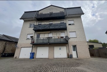 Reisdorf: Im Herzen von Reisdorf zu verkaufen!** Diese attraktive Wohnung bietet den perfekten Rückzugsort für eine kleine Familie. Sie besticht durch ihre lichtdurchfluteten Räume und eine angenehme Wohnatmosphäre.

Garage und zusätzlicher Stellplatz vorhanden.

Genießen Sie die Vorzüge des Lebens in einer ruhigen, aber dennoch zentralen Umgebung. Die Wohnung ist gut angebunden und bietet Zugang zu allen wichtigen Einrichtungen des täglichen Bedarfs. **Interesse geweckt?** Zögern Sie nicht, uns für weitere Informationen oder einen Besichtigungstermin zu kontaktieren!
YoVo Immo Tel: 691 35 86 34