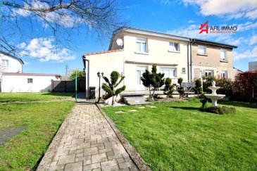 AFIL vous propose à Longwy, cette maison idéalement située dans un quartier calme.

Offrant un énorme potentiel, celle-ci vous séduira dès la première visite.

Elle est munie de 3 chambres, d'une cuisine équipée, d'un salon, d'une salle à manger avec sortie sur une véranda donnant à la fois accès à un beau jardin.

Une salle de douche ainsi qu'un WC séparé.

Un garage box fermé et 3 emplacements extérieurs, ainsi qu'une cave munie de sa buanderie et chaufferie.

Chaudière de 2016
Fenêtres en PVC double vitrage
Toiture en excellent état

AFIL s'engage dans toutes vos démarches immobilières (estimation, vente, location de biens, recherche de financements).

Vous satisfaire est notre priorité !

Les prix s'entendent frais d'agence de 3 % + TVA inclus.
