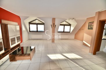 L'Agence immobilière Christine SIMON, vous invite à découvrir en exclusivité ce bel appartement-duplex de 100 m2 utile au coeur de Mondorf-les-Bains.
20 minutes de la Cloche D'Or et 20 minutes du Kirchberg et 30 minutes de Luxembourg-Ville, l'autoroute à 5 minutes.
Vous y trouverez toutes commodités à proximités.

L'appartement-Duplex se situe au troisième et quatrième étage, la résidence dispose d'un ascenseur et l'appartement-duplex se compose comme suit:

Spacieux séjour, salon, cuisine équipée indépendante avec accès au balcon, toilette séparée.
A l'étage, hall de nuit, deux chambres à coucher chacune avec sa salle de bains privatif et une avec le raccordement pour la machine à laver et sèche linge.
Au sous-sol un grand garage box fermé d'environ 25 m2 et une cave de 4,28 m2. 
Une buanderie commune complète cet appartement.
L'appartement est disponible immédiate.
Passeport énergétique F-F, les charges sont à 291 € par mois.

Si maintenant vous êtes persuadé d'avoir trouvé votre nouveau chez vous, n'hésitez pas et contactez Christine SIMON, pour de plus amples renseignements ou une visite , Tel: 621 77 88 30 tel: 26 53 00 30 1 ou par mail à  info@christinesimon.lu.
Au plaisir de vous voir.

Nous sommes en permanence à la recherche des biens pour nos clients solvables, actuellement nous sommes à la recherche de locations pour nos clients, donc si vous désirez vendre ou louer appelez l'agence immobilière Christine SIMON.

La commission de vente est aux frais du vendeur.