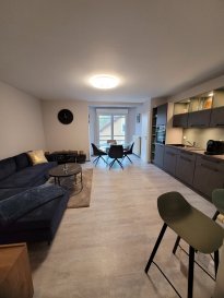 Appartement Algrange. Appartement loué entièrement meublé.
Complètement rénové fin 2024.
Ce bien de 52,70 m² situé au deuxième étage 16 rue des jardins à Algrange se compose d'une entrée/ dégagement avec un grand placard, une pièce à vivre de 25,12 m² avec une belle cuisine équipée et un cellier/buanderie, une chambre de 11,5 m², un WC et une salle de douche .
Une place de parking vient compléter ce bien.
Loyer: 900 €
Charges: 50 €/mois (électricité et ménage des communs, eau, entretien de la chaudière, TEOM)
DPE: C
IMMO DM: 03.82.57.31.87

Honoraires de 579 € TTC  à la charge du locataire comprenant  158 € TTC  pour l'état des lieux. Loyer de base 900 €/mois. Provision sur charges 50 €/mois, régularisation annuelle. Dépôt de garantie 1 800 €. Classe énergie C, Classe climat C Montant moyen estimé des dépenses annuelles d'énergie pour un usage standard, établi à partir des prix de l'énergie de l'année 2021 : entre 727.90 et 727.90 €. Les informations sur les risques auxquels ce bien est exposé sont disponibles sur le site Géorisques : georisques.gouv.fr.