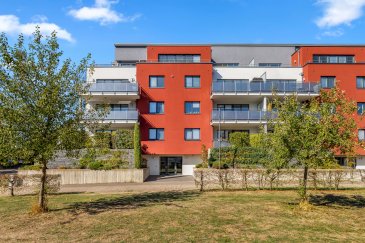 En Exclusivité, ImmoHouse vous propose ce superbe appartement 2 chambres idéalement situé à Luxembourg-Cents. 

Au 4ème et dernier étage d'une résidence soignée avec ascenseur cet appartement coup de coeur de 92m² se compose de :

- Un agréable hall d'entrée avec placard de rangement intégré
- Un grand salon/salle à manger très lumineux avec balcon offrant une vue dégagée
- Une cuisine équipée ouverte sur la pièce de vie
- Deux grandes chambre à coucher dont une avec balcon et dressing intégré sur mesure plus salle de douche privative avec wc et fenetre
- Une deuxième salle de douche avec wc 

A cela s'ajoutent:
- Un parking intérieur privatif
- Une cave privative
- Une buanderie

Un magnifique objet à découvrir ...

Infos et visites sur rdv