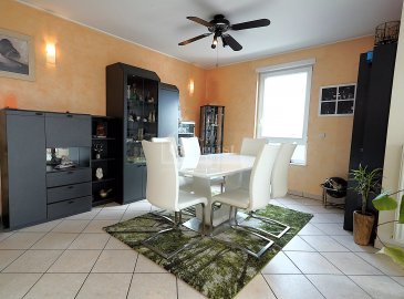 ***Profitez des nouvelles mesures adoptées par l'État jusqu'au 30/06/2025 pour concrétiser votre projet et enfin acheter votre bien***
Découvrez ce magnifique penthouse de 152 m², entouré d'une vaste terrasse offrant une vue imprenable sur la forêt et les hauteurs de Soleuvre. Situé dans une résidence de standing avec ascenseur privatif desservant directement l'appartement, ce bien allie exceptionnel, confort, espace et luminosité.
Caractéristiques principales :
Surface : 152.23 m²
Terrasse et balcons : Spacieux et idéale pour profiter du cadre verdoyant
Séjour : Grand espace de vie baigné de lumière naturelle toute la journée
Cuisine : Entièrement équipée et fonctionnelle
Chambres : 3
Salle de bain : salle de bain avec baignoire balnéo et douche
Buanderie : privative avec accès direct à l’appartement 
Garage : 2 emplacements dans un Box fermé avec coin cave
Connexion : Fibre optique
-	Points forts :
Ascenseur privatif
 Localisation idéale :
- Proche des commerces, école, transports en communs
- Accès très proche pistes cyclables et espaces verts
 Vie communautaire dynamique 
Un penthouse idéal pour un cadre de vie privilégié !

***Ce bien vous intéresse, vous souhaitez davantage d'informations. N'hésitez pas à nous contacter au (+352) 28 80 28 80 ou par mail : cdbimmo@cdbgest.lu
***Si vous souhaitez vendre ou louer votre bien, profitez de notre expérience et de notre parfaite connaissance du marché au Luxembourg. Nous vous offrons une estimation personnalisée avec une réelle expertise.
***CDBgest est membre de la Chambre immobilière du Grand-Duché de Luxembourg (seul organisme accrédité par l'Etat pour la certification des agents immobiliers), et membre de la Chambre de Commerce de Luxembourg, gages de qualité.
****Découvrez tous nos autres biens sur www.cdbimmo.lu****

***Take advantage of the new measures adopted by the government until 30/06/2025 to realise your project and finally buy your property***.
Discover this magnificent 152 m² penthouse, surrounded by a vast terrace offering uninterrupted views of the forest and the heights of Soleuvre. Located in a luxury residence with a private lift leading directly to the flat, this property combines exceptional comfort, space and brightness.
Main features:
Surface area: 152.23 m2
Terrace and balconies: Spacious and ideal for enjoying the green surroundings
Living room: Large living area bathed in natural light throughout the day
Kitchen: Fully equipped and functional
Bedrooms: 3
Bathroom: bathroom with whirlpool bath and shower
Laundry: Private with direct access to the flat 
Garage: 2 spaces in a closed box with cellar area
Connection: Fibre optic
- Highlights :
Private lift
 Ideal location :
- Close to shops, schools and public transport
- Very close to cycle paths and green spaces
 Dynamic community life 
An ideal penthouse for a privileged living environment!

***You are interested in this property and would like more information. Please do not hesitate to contact us on (+352) 28 80 28 80 or by email: cdbimmo@cdbgest.lu
***If you are looking to sell or rent your property, take advantage of our experience and in-depth knowledge of the Luxembourg market. We offer you a personalised valuation with real expertise.
***CDBgest is a member of the Chambre immobilière du Grand-Duché de Luxembourg (the only state-accredited body for the certification of estate agents), and a member of the Luxembourg Chamber of Commerce, a guarantee of quality.
****Discover all our other properties at www.cdbimmo.lu****