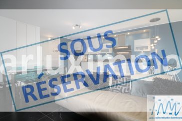 ***SOUS RESERVATION***
''active relocation luxembourg'' vous propose un appartement meublé de 2 chambres de 76,5m² situé à Luxembourg-Cessange.
Ce magnifique appartement au rez-de-jardin surlevé comprenant un très beau séjour avec cuisine équipée ouverte (37,80m²) et accès vers la terrasse et petit jardin.
Une chambre avec placards (17,70m²) et une petite chambre/bureau (9,70m²), une salle de douche avec WC et un WC séparé.

Au sous-sol, un emplacement de parking, une cave et un emplacement dans la buanderie commune .

L'appartement sera encore repeint et dispose d'un système d'alarme et domotique.

Loyer mensuel : 2.350 €
Avances mensuelles charges : 330 €
Commission d'agence à charge du locataire : 50% d'un mois de loyer + 17% de TVA = 1.374,75 €
Disponibilité : +/- mi-avril 2026
Profil recherché : 1 couple (avec CDI) avec maximum 1 enfant
Pas de colocation

Cessange: un quartier résidentiel avec ses quelques commerces de quartier.
Tous commerces et accès rapide vers l'autoroute et l'école ISL à proximité, proche du nouveau Ban de Gasperich : 
(Auchan, Deloitte, Alterdomus, PWC)
arrêt de bus à 250m.
à 4 km du Centre-Ville, à 4,5 km du Howald, à 7 km du Kirchberg,
ISL à 6 min

Si vous pensez vendre ou louer votre bien, active relocation luxembourg est à votre service pour vous conseiller au mieux et vous faire profiter de toutes ses compétences en vue de commercialiser votre bien de manière professionnelle et rapide.

+352 270 485 005
info@arlux.lu
www.arluximmo.lu