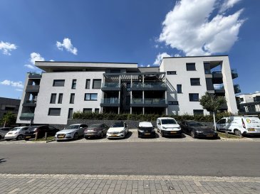 Situé au 2ème étage de la résidence construite en 2021, superbe appartement disposant d'une surface habitable de +/- 76 m² + terrasse de +/- 10 m², comprenant :

- Hall d'accueil.
- Grand salon et salle à manger avec accès à la terrasse exposée sud-ouest.
- Belle cuisine équipée ouverte sur la salle à manger.
- Salle de douche à 