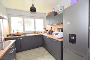 Exceptionnel !!! Appartement F4 avec Balcon et garage..  Appartement F4 de 84 m2 comprenant : hall d'entrée avec placards, cuisine équipée neuve, vaste salon séjour en accès direct balcon, 3 chambres, salle d'eau récente, WC indépendant. Cave et garage. Idéal Primo accédant ou investisseur !!!
 Les informations sur les risques auxquels ce bien est exposé sont disponibles sur le site Géorisques : www.georisques.gouv.fr