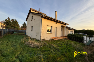 Proche sortie A31 (5 min).  Proche sorite A31 (5 min), maison indépendante à rénover, édifiée sur une parcelle clôturée de 570 m2, comprenant : hall, bel espace vie avec cheminée accès terrasse et jardin, cuisine équipée, chambre avec salle de douche, wc, garage. A l'étage, chambre, salle de bains et deux greniers. Cave - CC Gaz.
 Les informations sur les risques auxquels ce bien est exposé sont disponibles sur le site Géorisques : www.georisques.gouv.fr