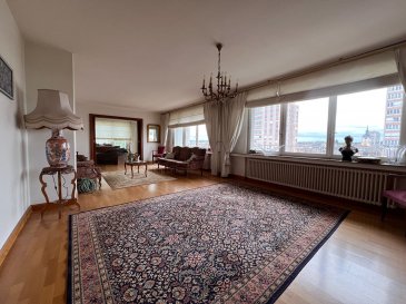 Thionville centre ville  : Appartement 5 pièces de 136 m2. Place Turenne très grand et lumineux appartement de 136 m2 situé au 6ème étage avec ascenseur, cave et place de stationnement en sous-sol.
Cet appartement comprend une très grande et belle entrée, un double séjour de 61 m2 + bureau ouvrant sur un balcon d'un peu plus de 11m2, une cuisine équipée indépendante avec accès à une loggia, 2 grandes chambres lumineuses de 12,52 et 20,91m2, de nombreux placards ainsi q'une cave et une place de stationnement en sous -sol.
Chauffage gaz avec chaudière commune et répartiteurs individuels (le chauffage étant compris dans la provision mensuelle), double vitrages, volets motorisés
Résidence très bien entretenue.

Les informations sur les risques auxquels ce bien est exposé sont disponibles sur le site Géorisques : www.georisques.gouv.fr » 

Renseignements et visites : 
- Katia Moriceau : 06 75 66 99 25
- Karine Karas : 06 08 31 19 87 (4.89 % d'honoraires TTC à la charge de l'acquéreur.)
Copropriété de 12 lots - dont 12 lots habitation. (Pas de procédure en cours).
Charges annuelles : 5420.00 euros.
