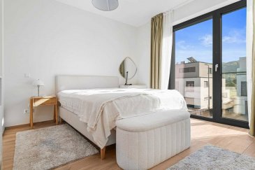 Immo Nordstrooss vous propose à la vente un Appartement Cosy au coeur de Steinsel situé au 1er étage d'une résidence de haut gamme (année de construction: 2023).  

L'appartement offre 86.10 m2 de surface utile 
- Deux belle chambres lumineuses,  
- Agréable espace de vie lumineux comprenant séjour, salle à manger et cuisine ouverte donnant accès au balcon,  
- un balcon de 5.10 m²,  
- une salle de douche, WC et double lavabo, 
 
S'ajoutent une cave privatif , un espace dans la buanderie commune et un grand garage Box.  

Steinsel séduit par son équilibre entre nature et proximité urbaine. Cette commune à taille humaine offre un cadre paisible, tout en restant proche des commodités, des écoles, des commerces et des axes de mobilité, garantissant une excellente qualité de vie.   
Prestations & techniques :  
Menuiseries PVC avec triple vitrage  
Volets motorisés  
Ventilation double flux  
Chauffage au sol via pompe à chaleur  
Excellente performance énergétique (classe A-B)

Pour tout complément d'information et/ou la documentation détaillée, contactez-nous au tél: 691 850 805.  
Proposition de crédit/financement à taux compétitif d'une banque luxembourgeoise incluse dans nos services gratuits.