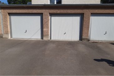 Veuillez contacter Franck Paul pour de plus amples informations :
- T : 691 657 074
- E : franck.paul@remax.lu

RE/MAX, Spécialiste de l'immobilier à Luxembourg-Cessange, vous propose un box fermé à la location avec, également, un emplacement extérieur juste devant le Box. 

Situé Rue Auzone, les dimensions du box sont les suivantes : 
- Le box lui-même : largeur 260, longueur 520, hauteur 235.
- La porte du box : largeur 200, hauteur 190.

N'hésitez pas à me contacter pour une visite de ce bien ou des informations complémentaires. 

Frais d'agence à la charge du locataire : 125 % du loyer + TVA 17 % 