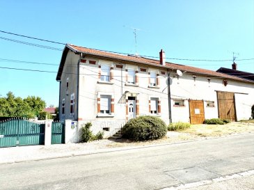 CLERMOND EN ARGONNE SUPERBE CORPS DE FERME RENOVE   : 250 00.  A  seulement 7 km de Clermond en Argonne, laissez vous séduire par ce magnifique corps de ferme entièrement rénové, niché dans un  environnement calme et verdoyant. Un bien rare, alliant charme de l'ancien et confort moderne.
 Dès l'entrée, vous découvrirez une spacieuse pièce de vie d'environ 50 m2 baignée de lumière avec sa cheminée équipée d'un diffiseur de chaleur s'ouvrant sur une grande terrasse d'env. 100 m2.
 La maison offre : 6 chambres, cuisine entièrement équipée  avec cuisinière professionnelle, 2 salles de bains, 2 wc, grenier aménageable de 120 m2 avec dalle béton
 Ce bien est également doté d'une grange de 170 m2, dépendance et garage. Double vitrage, poele à bois, panneaux solaires
 Contact : Bernard BLOCH  06.150.144.36