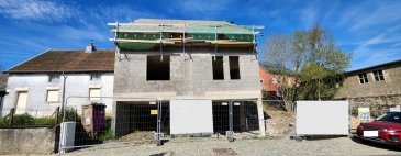 AVIS AUX PROMOTEURS ET CONSTRUCTEURS 

En vente projet immobilier dans la commune de Clervaux localité MUNSHAUSEN

Comprends: terrain, autorisation de bâtir et la construction de deux logements (2 maisons), disposent chacun de salon, cuisine, 1 WC séparé, 1 salle de bain avec WC, 3 chambres à coucher, garage, local technique, terrasse et jardin.

Actuellement déjà érigés 2 logements et se trouvent en gros-œuvre ouverte, avec toiture. Le projet est prêt pour la continuation de la construction.

Prix de vente dans l'état actuel: 800.000 euros

Sans obligation de contrat de construction, sans contrat de réservation définitif. Libre de tout privilège. 

Pour toute information n'hésitez pas à nous contacter: 691 080 103 