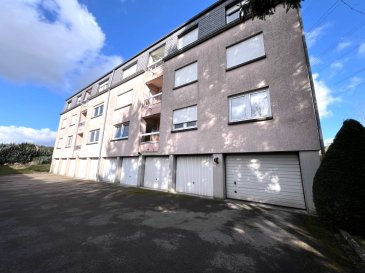 Nous vous proposons un magnifique appartement à vendre des années 1993, au premier étage avec ascenseur, situé dans un quartier recherché de Bergem. Idéalement situé a15 minutes de Luxembourg-Ville, des zones commerciales de Foetz et de Wickrange, réseau autoroutier à 1 km, gare ferroviaire à 2 km, et arrêt de bus à 100 m et autres commodités, raccordement fibre optique, idéal pour le télétravail ou le streaming.

Caractéristiques de l'appartement : 
- Hall d'entrée (couloir avec des armoires encastrées pour des rangements)
- Double Living
- Cuisine séparée et équipée
- Chambre 
- Salle de douche complète
- Place de parking
- Cave
Parties en commun :
- Buanderie
- Jardin
