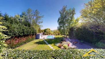 L'agence IMMOLORENA de Pétange partenaire de la CHAMBRE IMMOBILIERE DE LUXEMBOURG a choisi pour vous une superbe Villa libre de 4 côtés (+- 190 m2) sur un Terrain de 24,96 ares,) avec piscine chauffée, située à 15 minutes de Luxembourg. La maison a été construite dans les années 80 et complètement rénovée entre 2022 et 2023 avec belles finitions de haute gamme. Situation calme et verdoyante situé à Cosnes et Romain (FR), à proximité des transports en commun, écoles et de toutes commodités, il se compose comme suit:

LES PIECES A VIVRE
Le hall d'entrée de 4,26 m2
La pièce à vivre de 55,61 m2 équipée d'une cheminée au bois avec distributeur de chaleur dans toutes les pièces et une mezzanine de  10,28 m2 au sol aménagée en coin lecture et/ou bureau.
La cuisine séparée toute équipée de 10,74 m2 donnant accès  à la terrasse et au jardin  
La terrasse de 66,14 m2, jardin et la magnifique piscine chauffée
 

LES PIECES DE NUIT
Le hall de nuit de 4,57 m2 amenant à:
1ère chambre de 11,51 m2
2ème chambre 11,78 m2
Un wc séparé de 1,78 m2
3ème chambre de 12 m2 avec une armoire encastrée 
La salle de douche de 6,45 m2 équipée d'une douche italienne

AU SOUS-SOL

Un couloir de 8,21 m2
Le hall de nuit de 9,63 m2 amenant à:
Une chambre de 14,46 m2
Une salle de bain de 5,23 m2 avec douche italienne
Deuxième chambre de 10,34 m2
Le garage de 24,43 m2
La buanderie ainsi que le local technique faisant 5,02 m2


CARACTERISTIQUES DE LA MAISON::

Toiture en tuiles en très bonne état
Système alarme détecteur de mouvement 
Piscine construite en 2024 avec pompe à chaleur et équipée d'un volet électrique 
Chaudière au gaz daikin 
Pompe à chaleur kaysun
Fenêtres en PVC équipées de Volets électriques 
Taxe foncière: 1276 euros
DPE: C.A

Pas de frais d'agence pour le futur acquéreur

A VOIR ABSOLUMENT!!!!

Pour tout contact:
Joanna RICKAL: 621 36 56 40
Vitor Pires: 691 761 110

L'agence ImmoLorena est à votre disposition pour toutes vos recherches ainsi que pour vos transactions LOCATIONS ET VENTES au Luxembourg, en France et en Belgique.