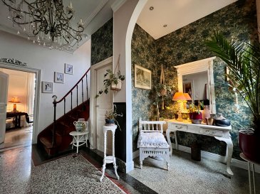 Magnifique demeure sur Thionville Elange. Magnifique demeure de 1903 entièrement rénovée, comprenant : 
* en rez - de - chaussée : sol en terrazzo dans l'entrée, double pièce séjour d'environ 50 m2 avec ses hauts plafonds moulurés et sa cheminée, vient ensuite la partie salle à manger et l'espace cuisine depuis laquelle nous avons accès à une charmante pergola. 
 Accès au jardin 'à l'anglaise' depuis toutes les pièces du rez-de-chaussée.
* le premier étage dessert 2 chambres dont l'une avec dressing et salle d'eau + une salle de bain sur  l'étage;
* le second étage comprend également 2 chambres, une salle de bain et un bureau.
Très belles prestations, toiture entièrement refaite et isolée, chauffage gaz condensation et climatisation réversible.
 Deux garages.

Les informations sur les risques auxquels ce bien est exposé sont disponibles sur le site Géorisques : www.georisques.gouv.fr » 

Contacts :
- K. Moriceau : 06 75 66 99 25
- K. Karas : 06 08 31 19 87