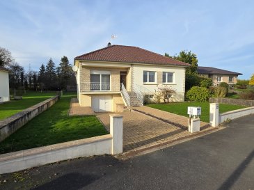 Lommerange,

A l'entrée du village , proche du lotissement le Pogin de Fontoy

Maison individuelle de construction traditionnelle édifié sur une parcelle de 27 ares de 107m² habitables sur sous sol complet semi aménagé.

En plain pied surélevé:

Hall d'entrée et dégagement d'environ 10m², cuisine équipée de 12m² permettant un accès à une lumineuse salle à manger de 12m², salon séjour d'environ 30m² , salle d'eau rénovée avec meuble vasque, rangement douche et sèche serviette de 6m², wc séparée avec lave main, 3 chambres de respectivement(10,12 et 14m²).

En sous-sol semi enterré :

Un cellier de 10m², une pièce (possibilité d'un bureau ou chambre), une buanderie de 12m² avec accès extérieur ,une chaufferie de 12m² avec salle d'eau d'été, garage de 32m²(8.7m x 3.7m)

Le sous-sol est semi aménagé (carrelage au sol, fenêtres et chauffage central)

A l'extérieur:

Terrain plat clos et arboré (piscinable) de 27 ares comprenant également un verger.
Nombreuses place de parking sur le terrain.
Dépendance en dur de 20m²

Technique: 

DV pvc avec volet roulant, chauffage central (air-eau )par pompe a chaleur Daikin de 2024,3 dalles béton, charpente traditionnelle et couverture en excellent état.

Mr Antonoff: 06-52-83-85-07