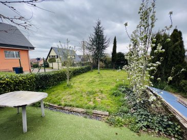 En exclusivité chez Active Invest :

Vente d'un jolie Bungalow à Frisange (lieu: auf dem Hau) , libre de quatre côtés, située sur un terrain de 7.14 ares avec un grand jardin et dans un quartier très tranquille.

Rez-de-jardin:
- Hall d'entrée
- WC séparé
- Cuisine totalement équipée avec accès au jardin
- Grand Living (avec poêlle) avec salle à manger avec accès sur terrasse et jardin
- Chambre à coucher 1
- Chambre à coucher 2
- Chambre à coucher 3
- Salle de bain

Sous-sol
- La maison a un immense sous-sol (même taille que le RDJ)
- Garage pour 3 voitures (une derrière les autres)
- Plusieurs Caves
- Chambre annexe
- WC et SDB
- Local chauffage
- Buanderie

Grenier :
Aménageable.

Grand emplacement devant la maison

La maison un grand potentiel d'agrandissement.

+ Grenier

Ce Bungalow a été partiellement rénové en 2007 et nécessite encore des travaux de rafraîchissement.

Contactez nous au 621 323 867 pour plus de renseignements ou organiser une visite.
