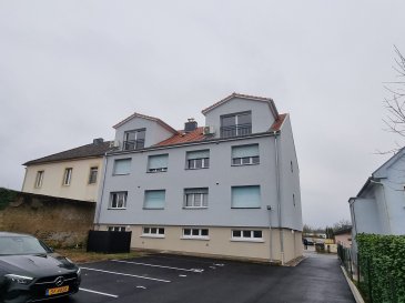 Appartement à louer Hettange-Grande. 3 rue du Soleil à HETTANGE GRANDE / SOETRICH.
Dans une petite copropriété de 6 appartements, ce bien de plus 50 m² au sol est situé au 3ème et dernier étage.
Composé d'une entrée avec placard, une pièce de vie avec cuisine entièrement équipée, une chambre et une salle de douche avec WC.
Logement neuf.
Le bien est complété par 2 places de parking privatives.
DPE: C
Loyer 850 € + 50 € de charges (Eau, entretiens espaces verts, TEOM et entretien pompe à chaleur)
Dépôt de garantie 850 €
Frais d'agence: 420 €
DISPONIBLE DE SUITE





Honoraires de 420 € TTC  à la charge du locataire comprenant  115 € TTC  pour l'état des lieux. Loyer de base 850 €/mois. Provision sur charges 50 €/mois, régularisation annuelle. Dépôt de garantie 850 €. Classe énergie C, Classe climat A Montant estimé des dépenses annuelles d'énergie pour un usage standard : entre 652.00 € et 884.00 € sur les années 2021, 2022 et 2023 (abonnements compris). Les informations sur les risques auxquels ce bien est exposé sont disponibles sur le site Géorisques : georisques.gouv.fr.