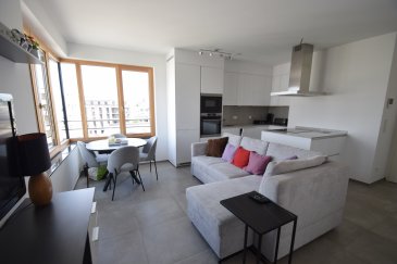 En Exclusivité, ImmoHouse vous propose ce charmant appartement 1 chambre idéalement situé à Belvaux.

Au 4ème étage d'une résidence soignée avec ascenseur, ce bel appartement de 41m² se compose de:

-Un agréable hall d'entrée avec placard intégré  
-Un grand salon/salle à manger très lumineux  
-Une cuisine équipée ouverte sur la pièce de vie  
-Une grande chambre à coucher  
-Une salle de douche avec wc  

A cela s'ajoutent:  
-Un emplacement intérieur privatif en option : 30000€  
-Une cave privative  
-Une buanderie  

Infos et visites sur demandes