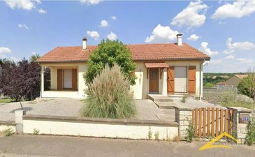 L'agence IMMO LORENA LUX SARL de Pétange à choisi pour vous une MAISON PLEIN PIED de 139 m2 habitables , insérée sur un terrain de 9 ares et 66 centiares , située a WALDWEISTROFF (FR), à proximité immédiate des commerces et des transports.

AU REZ-DE-CHAUSSÉE 

Hall d’entrée de 3,73 m2
Le salon de 26 m2 avec cheminée au bois
La cuisine équipée faisant 10,91 m2 
Le hall de nuit de 5,85 m2 avec un débarras de 0,97 m2 amenant à : 
Première chambre de 14,76 m2 avec débarras 
La deuxième chambre de 11,48 m2 
La salle de bain de 6,01 m2 avec douche (plafond tendu)
La troisième chambre de 20,70 m2 donnant accès à l’extérieur et au grenier 

LA CAVE et LE GARAGE

Hall de 4,60 m2
Une deuxième salle de bain de 8,14 m2 avec douche 
Une deuxième cuisine équipée de 15,71 m2
La première cave de 15,44 m2
Le local technique de 10,91 m2 
Dégagement de 9,68 m2 équipée d’un adoucisseur 
La deuxième cave faisant 4,18 m2
Un double garage de 43,45 m2 (11,03 mètres linéaires) donnant accès au jardin et à la terrasse

CARACTERISTIQUES DE LA MAISON:

- Maison libre des 4 côtés.
- Maison insérée sur un terrain d’environ 9 ares.
- La maison dispose de 3 belles chambres
- Possibilité d’agrandir la maison.
- La maison dispose d’une piscine extérieure avec pompe à chaleur.


À VOIR ABSOLUMENT!

Taxe foncière: 793 €
Taxe d'habitation: NEANT

Pour tout contact:
Joanna RICKAL: +352 621 36 56 40
Vitor Pires: +352 691 761 110

L'agence Immo Lorena est à votre disposition pour toutes vos recherches ainsi que pour vos transactions LOCATIONS ET VENTES au Luxembourg, en France et en Belgique.