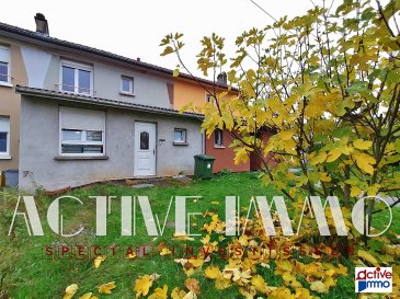 Maison Saint Nicolas En Foret 4 pièce(s) 80 m2. SPÉCIAL INVESTISSEUR !

A Saint-Nicolas en Forêt, commune de Hayange, investissez dans l'immobilier !

Maison mitoyenne de près de 80m², sous contrat de location depuis 2015 auprès des mêmes locataires à jour de leurs loyers.
La maison se compose au rez de chaussée d'une véranda donnant sur un espace terrasse et accès au garage, d'un salon-séjour et cuisine ouverte, d'une salle d'eau avec WC, douche et vasque ainsi que d'une pièce complémentaire utilisée actuellement en 3ème chambre.

A l'étage, 2 chambres de 11m², un cagibi servant d'espace dressing et d'une salle d'eau avec douche et WC.

Une cave avec espace stockage, buanderie et chaufferie complète la maison.
En plus de la terrasse à l'arrière, un coin de verdure sur l'avant.

Louée 750€/mois   25€/mois de charges
Taxe foncière : 793€
Chauffage Gaz
Absence Amiante
Frais d'agence à charge vendeur

Pour plus de renseignements, votre conseiller Immobilier : 
Marie PETITFRERE : 06 95 67 68 76