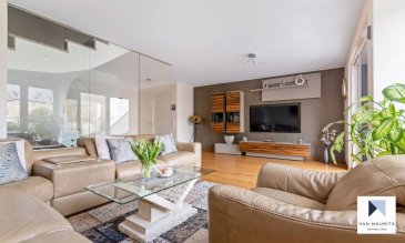 Située à Esch-sur-Alzette « ville capitale des terres rouges », au cœur du centre-ville, cette belle maison unifamiliale de 2017, repose sur un terrain de 2.53 ares. A deux pas de la zone piétonne Brill, cet emplacement est idéal et proche de tous commerces et services.
Elle possède une surface habitable de ± 224 m² pour une surface totale de ± 269 m² et se présente comme suit :

Au rez-de-chaussée, un hall d’entrée ± 4 m² vous accueille et mène vers un grand garage ± 40 m² (pour plusieurs voitures), une chaufferie ± 4 m², une buanderie ± 2 m² (avec WC et lavabo), ainsi qu’une véranda ± 28 m² (avec cuisine d’été équipée et aménagée), donnant accès à une terrasse (cour), qui dessert un beau jardin (arboré et clôturé avec un abri).

Au 1er étage, un palier ± 2 m² dessert une jolie cuisine ± 12 m², équipée et aménagée (Siemens, four, lave-vaisselle, hotte-aspirante, cuisinière à induction, plan de travail en granit, ilot-centrale, nombreux rangements…), ouverte sur la salle à manger et le séjour ± 32 m² donnant accès à un balcon ±10 m² (avec garde-corps en verre). Un débarras de ± 3 m² et un WC séparé ± 1 m² (avec lave-main) viennent compléter cet étage.

Au 2ème étage, un palier de nuit ± 6 m² conduit à 4 chambres ± 12, 13, 14 et 14 m² dont une avec une salle de douche privative ± 3 m² (douche Italienne, lavabo et WC), une salle de bain ± 7 m² (baignoire, double lavabo et WC).

Sous les combles, un loft ± 48m² de surface au sol se présente de la façon suivante : une grande chambre à coucher et une salle de douche (douche à l'Italienne, lavabo et WC).

Généralités :
Maison en très bon état de 2017 ;
Triple vitrage, châssis PVC et Alu, stores électriques ;
Chauffage au sol, chauffage par radiateurs ;
Sol en parquet, carrelage, granit ;
Véranda avec cuisine d’été, terrasse et jardin (avec Abri);
Grand garage pour plusieurs voitures ;
Situation idéale : centre-ville (zone piétonne Brill).
Écoles, crèches, université, théâtre, cinéma, commerces, restaurants et services.
