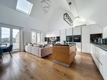 L'agence immobilière Immo-Contact vous propose ce magnifique appartement de +/− 155m2 de surface totale situé à Weiler-la-Tour.

Idéalement situé, cet appartement bénéficie d’un environnement particulièrement recherché, alliant tranquillité résidentielle et proximité immédiate des commodités. Vous profiterez d’un accès rapide aux commerces, écoles et transports, tout en restant à quelques minutes des axes principaux facilitant les déplacements quotidiens.

L'appartement se compose comme suit :

- Hall d'entrée
- Salon avec espace salle à manger et accès sur la terrasse exposée Ouest
- Cuisine équipée ouverte sur le salon
- 2 chambres à coucher avec placards encastrés
- Salle de bain avec douche, buanderie, meuble vasque, WC et fenêtre
- Grenier aménagé en 3ème chambre à coucher avec placards encastrés et salle de bain comprenant douche, baignoire, meuble vasque, WC et fenêtre

Un garage et un parking extérieur viennent compléter ce bien.

À savoir :
- Aucuns travaux à prévoir
- Appartement et résidence rénovés en 2019
- Disponibilité à convenir

Visites possibles en semaine et le samedi.

Pour toutes informations contactez-moi au +352 621 794 938.
Estimation de votre bien (sous 48h), contactez nous +352 26 311 992 ou sur info@immocontact.lu.

 ---------- 
The estate agency Immo-Contact is pleased to present this magnificent flat with a total floor area of approximately 155m², situated in Weiler-la-Tour.

Ideally located, this flat benefits from a particularly sought-after setting, combining a peaceful residential environment with immediate access to amenities. You will enjoy quick access to shops, schools and transport links, whilst remaining just a few minutes from the main roads, making daily commuting easy.

The flat comprises:

- Entrance hall
- Living room with dining area and access to the west-facing terrace
- Fitted kitchen opening onto the living room
- 2 bedrooms with fitted wardrobes
- Bathroom with shower, utility area, vanity unit, toilet and window
- Attic converted into a third bedroom with fitted wardrobes and a bathroom comprising a shower, bath, vanity unit, toilet and window

A garage and an outdoor parking space complete this property.

Please note:
- No renovation work required
- Availability to be agreed

Viewings available on weekdays and Saturdays.

For further information, please contact me on +352 621 794 938.
For a valuation of your property (within 48 hours), please contact us on +352 26 311 992 or at info@immocontact.lu.