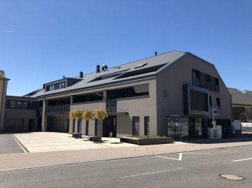 Exceptionnel ! Dans une des plus belles Résidence au Luxembourg, vous pouvez louer un splendide appartement meublé haut de gamme de 108 m2 avec deux chambres à coucher et deux salles de bain, grand living avec cuisine ouverte de la marque \
