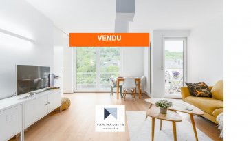 ***VENDU***VENDU***VENDU***
Cet appartement agencé par un architecte d'intérieur, à deux pas des commerces et des services de Luxembourg-Beggen et de Walferdange, est orienté sud-ouest et se situe au 2ème étage d'une résidence moderne de 2007 (207, rue de Beggen, en arrièe du bâtiment). Idéal pour un jeune couple, un premier achat ou pour un investissement, il présente une surface habitable de ± 48 m².

Il se compose comme suit :


un salon de ± 28 m² (balcon de ± 2 m²) avec une cuisine ouverte, ensuite une chambre de ± 12 m² et une salle de bain de ± 5 m² (douche, lavabo, wc).

Une cave privative de ± 6 m² et un emplacement dans le sous-sol de la résidence complètent l'offre.

Détails complémentaires :

- Situation à proximité des services et des commerces (Cactus, Aldi, Lidl, salle de sport, restaurants) ;
- Balcon orienté ouest ;
- Ascenseur ;
- Vue dégagée sur la verdure;
- Situation calme, à l'arrière du bâtiment ;
- Arrêt de bus à 50 m ;
- Charges : 175 euros ;
- CPE *E-F* ;
- Pas de travaux à prévoir, très bon état.

Agent responsable : Katia Gravière au 661 33 29 82 ou katia@vanmaurits.lu