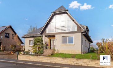 ****SOUS COMPROMIS****SOUS COMPROMIS**** ****SOUS COMPROMIS****

Cette maison unifamiliale de ± 320m² dont 225m² habitables, construite sur un terrain de 7.20 ares en 1986, se situe dans une zone résidentielle à Olm (Commune de Kehlen). Elle bénéficie d’une proximité de toutes commodités – écoles, crèches, commerces, accès autoroute, transports en commun.

Elle se compose comme suit :

Au rez-de-chaussée : d’une entrée ; d’un vestiaire et WC séparé ; d’un grand séjour de ± 38m² avec sa cheminée ; d’une cuisine équipée ouverte de ± 15m² ; d’une véranda de ± 21m² avec ses baies vitrées sur le jardin ; de 2 chambres de ± 15 et 14m² ; d’une salle de bain de ± 8m² ; d’un bureau/chambre de ± 11m².

Au 1er étage (actuellement en appartement indépendant): d’un palier ; d’un séjour de ± 44m² avec un accès vers la terrasse de ± 14m²; d’une chambre de ± 12m² avec son dressing de ± 7m² ; d’une salle de bain de ± 14m² (baignoire, douche à l’italienne, vasque, wc) ; d’une cuisine équipée / salle à manger de ± 19m² ; d’un bureau de ± 7m²

Au sous-sol : d’un garage (ouverture avec télécommande) de ± 52m² ; d’une chambre de ± 14m² ; d’une salle de douche et WC : d'une chaufferie de ± 15m² ; d’une buanderie de ± 16m² ; cave de ± 12m²

Généralités :

- Idéalement placée au calme à Olm, proximité, écoles, commerces, restaurants et accès autoroutes
- Maison en bon état
- Chauffage au gaz (Viessmann 2013), des panneaux solaires et air conditionné au rez-de-chaussée et 1er étage.
- Passeport énergétique – « E – E »
- Triple vitrage avec volets électriques – Velux avec fermeture automatique
 
CONTACT : Jimmy de Brabant +352 661 167 494
