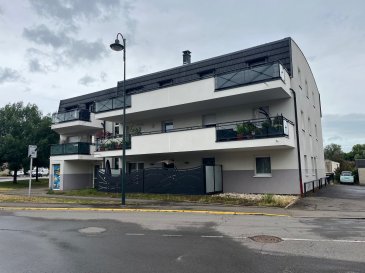 Appartement F4 DE 83m2  au 1er étage d'une résidence de standing situé dans un quatier calme et proche de toutes les commodités.
Celui-ci comprend entrée avec placard, cellier, séjour avec cuisine ouverte équipée et accès terrasse (30m2), trois chambres, salle de bains avec douche.
Un garage individuel et un parking extérieur complètent le bien.
Aucun travaux à prévoir.
L'appartement bénéficie des préstations suivantes : isolation des façades par l'extérieur, double vitrage PVC, volets roulants électriques, chauffage individuel gaz par le sol, vidéophone couleur.