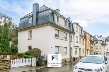 Situé 20, rue de l'Egalité à Bonnevoie, cette maison transformée en 3 appartements d'une surface habitable de ± 127 m² pour une surface totale de ± 243 m², est composé comme suit :

Le rez-de-chaussée, comprend un hall d'entrée de ± 2m² avec espace vestiaire desservant le séjour / cuisine ± 22 m², la salle de douche de ± 4 m², douche, lavabo et WC et la chambre ± 10 m²

Le 1er étage; le palier donne accès à un hall ± 3 m² avec vestiaire encastré, desservant le séjour / cuisine ± 22 m², la salle de douche de ± 4 m², douche, lavabo et WC ainsi que la chambre ± 10 m²

Le 2ème étage, comprend un hall ± 2 m² avec vestiaire, desservant le séjour / chambre / cuisine ± 22 m² ainsi que la salle de douche de ± 10 m², douche, lavabo et WC

Un grenier non aménagé, ± 25 m² est accessible par un escalier escamotable

Au sous-sol, une cave privatif par appartement de ± 4 m² par cave, un espace lingerie buanderie ± 24 m² et un espace chaufferie ± 8 m²

Le jardin ± 60 m² orienté sud-est, est arboré .


Détails complémentaires :
 - Double vitrage et volets manuels ;
 - Parquet dans les pièces de vie ; carrelages sur les murs dans la salle de douche ;
 - Cuisines à revoir ;
 - Chauffage au gaz par radiateurs ;
 - Pas de parking / emplacement / garage ;
 - Vendu occupé ; 3 locataires avec un revenu locatif de ± 1.100€ par 
appartement soit un rendement de trois pourcent ;
 - Bonnevoie est un quartier recherché pour sa convivialité et sa proximité avec Luxembourg-ville ;
 - Proche de toutes commodités : gare centrale, transports en commun (arrêt de bus à 50 m) axes autoroutiers, commerces, restaurants, centre scolaire, crèches ;
 - Cadre verdoyant, belles promenades dans les alentours (forêt, vallée, etc.).
