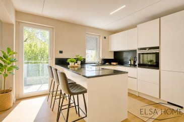 LALLANGE Charmant appartement à vendre dans un quartier résidentiel recherché

Situé dans un quartier calme et recherché, cet appartement entièrement rénové offre un cadre de vie agréable, pratique et lumineux. Il se compose d'un espace de vie spacieux et ouvert, donnant accès à une jolie cuisine de standing entièrement équipée (Siemens), qui s'ouvre sur un balcon idéal pour profiter du soleil et de l'extérieur.

L'appartement dispose de deux chambres lumineuses, parfaites pour une famille ou des professionnels, ainsi que d'un bureau pratique, idéal pour le télétravail ou les activités personnelles. La salle d'eau moderne vient compléter ce bien. Une buanderie et une salle de séchage sont également à disposition, offrant des solutions pratiques pour le linge. Une cave privative offre un espace de rangement supplémentaire.

La résidence dispose également d'un jardin commun avec barbecue, parfait pour des moments de convivialité.

Situé à proximité des écoles, des commerces, de la maison relais, du centre commercial Cactus et d'une pharmacie, cet appartement constitue une option idéale pour une famille ou un professionnel souhaitant vivre dans un environnement pratique, serein et bien desservi.

L'agence ELSA'HOME a à coeur de fournir un service adapté aux réels besoins basés sur vos critères, de garantir la discrétion et la confidentialité, de faciliter la négociation de vos biens avec professionnalisme, de programmer les visites en fonction de vos disponibilités.

Agence ELSA'HOME à votre écoute pour la concrétisation de vos projets en toute confiance.

-----------------------------------------------------------------------------------

LALLANGE Charming Apartment for Sale in a Sought-After Residential Area

Located in a quiet and desirable neighborhood, this fully renovated apartment offers a comfortable, practical, and bright living space. It features a spacious open-plan living area that leads to a beautiful high-end kitchen equipped with Siemens appliances, opening onto a balcony perfect for enjoying the sun and outdoor moments.

The apartment includes two bright bedrooms, ideal for a family or professionals, as well as a convenient office space, perfect for remote work or personal activities. A modern bathroom completes the property. Additionally, there is a laundry room and a drying room, providing practical solutions for laundry needs. A private cellar offers extra storage space.

The residence also features a communal garden with a barbecue area, ideal for social gatherings and relaxation.

Situated close to schools, shops, the local community center, the Cactus shopping mall, and a pharmacy, this apartment is an excellent choice for families or professionals seeking a practical, peaceful, and well-connected environment.

ELSA'HOME Agency is committed to providing tailored services based on your specific needs, ensuring discretion and confidentiality, facilitating professional negotiations, and scheduling viewings at your convenience.

ELSA'HOME Agency Here to help you realize your projects with confidence.
