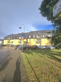 Immo Nordstrooss vous propose un beau duplex à vendre à Erpeldange-sur-Sûre de +/- 100m2

Ce duplex se compose comme suite:

2ième étage:
- hall d'entrée
- wc séparée
- salon et salle à manger
- cuisine équipée
- débarras
- deux grande chambres à coucher
- salle de douche

3ième étage:
- grande pièce /chambres à coucher
- espace dressing

Sous-sol:
- garage Box pour une voiture
- parking extérieur
- cave privatif

L'appartement se trouve dans un immeuble calme et bien entretenu:
- ascenseur
- chauffage au mazout
- classe d'isolation thermique: F/F
- Année de construction: 1997
- nombreuses possibilités de parking public
- proche de la N7/A7
- arrêt de bus directement devant la porte
- nombreuses possibilités de shopping

Pour tout renseignement complémentaire ou information veuillez nous contacter par email info@immonordstrooss.lu ou par Tél: 691 850 805.

Proposition de crédit/financement à taux compétitif auprès des banques Luxembourgeoise incluse dans nos services gratuits.
