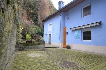 Charmante maison avec cave et jardin idéalement située au calme et proche de toutes commodités à Mondorf-les-bains.

Sur une surface habitable d'environ 160 m² répartie sur trois niveaux, la maison est agencée comme suit:

Au premier niveau:

- Un hall d'entrée de 5,2 m²
- Un séjour de 21 m²
- Une salle à manger de 15,4 m²
- Une cuisine de 10,4 m²
- Un WC séparé de 1 m²
- Un débarras / chaufferie de 11,5 m²

Au deuxième niveau:

- Un hall
- Une chambre à coucher de 15,6 m²
- Un bureau de 8,2 m²
- Deux chambres communicantes de 25,8 m²
- Une salle de bain de 5,1 m²

A cela s'ajoutent:
- Un grenier aménageable de 30 m² habitables (50 m² au sol) pouvant faire office de suite parentale avec salle de bain privative- Un petit jardin / terrasse- Une cave
Chauffage à mazout, fenêtres en double vitrage PVC.

Disponibilité immédiate, informations complémentaires sur demande et visites sur rdv.