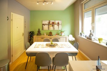 Appartement 3 chambres à Echternacherbrück. Immeuble localisé à la frontière allemande, dans une localité très calme avec une vue vers la rivière qui sépare le Luxembourg de l'Allemagne. 

L'appartement se compose:

- Cuisine séparée complètement équipée avec une salle de séjour
- 3 grandes chambres 
- Un salon avec un accès vers la terrasse
- Une SdB
- Un débarras

Cet appartement a été rénové et il dispose d'un garage box, d'un emplacement et d'un jardin commun à côté de la rivière.

Les honoraires sont à charge du vendeur.

Pour l´ obtention de votre financement, n'hésitez pas à nous demander pour vous mettre en contact avec nos partenaires du financement qui vous aident à avoir votre prêt aux meilleures conditions du marché.

Pour plus d'informations n'hésitez pas à contacter Monsieur Goncalves José au 621784559 ou par email goncalves@sigo.lu

Notes :
1. Si vous êtes un agent immobilier, ce bien immobilier est disponible pour partager. N'hésitez pas à faire le rapprochement avec vos clients et contactez-nous afin d'organiser une visite.