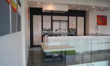 AG Promotion vous propose d'acquérir une très belle maison de 350m2 habitables, érigée avec élégance et raffinement, située au calme du village de Ehlange-Sur-Mess, à seulement 10 minutes de Luxembourg-Ville.

Bénéficiant d'une localisation, superficie et luminosité exceptionnelles, cette maison offre :

Rez-de-chaussée : hall d'entrée, cuisine équipée ouverte sur living et salle-à-manger, WC séparé, suite parentale avec dressing et salle-de-douche Italienne, débarras, bureau.
1er étage : 3 chambres à coucher (toutes les chambres sont équipées des armoires encastrées), 2 salles-de-douche à l'Italienne, 1 dressing/bureau pouvant servir également de chambre. 
Sous-sol : cuisine équipée, grande salle-à-manger donnant accès sur la terrasse et le jardin, salle de sports, bureau, salle-de-douche avec sauna, cave à vin, 2 garages, 4 emplacements extérieurs, jardin.

Pour toute information supplémentaire ou éventuelle visite veuillez contacter le 661 16 06 01 ou info@ag-promotion.lu 


Ref agence :GR