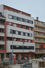 
Info : 691 384 190 / 691 262 919 ; Email : info@immo-aba.lu
Très belle résidence vis-à-vis de la Gare d'Esch-sur-Alzette. 
Première location / Occupation,
Appartement de 3 chambres, 
Salon / salle à manger / cuisine ouverte,
Salle de bains / salle de douche,
WC séparé, 
Ascenseur,
Possibilité de louer une place de parking / garage au sous-sol.