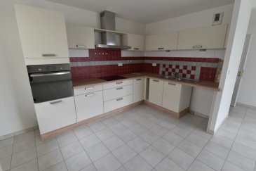 3 PIECES HAGUENAU - 3 pièce(s) - 67 m2. HAGUENAU dans une copropriété récente de 2009 et au calme . 3 pièces de 67 m² comprenant un grand séjour ouvert sur la cuisine équipée, une grande terrasse, une entrée avec un placard, une salle de bains avec une baignoire et 2 chambres.
Un garage et une cave viennent compléter le bien.
Disponible au 03/11/25
Loyer : 615EUR par mois charges comprises dont 75EUR par mois de provisions sur charges (régularisation annuelle)~~Dépôt de garantie : 540EUR~~Honoraires charge locataire : 611EUR TTC dont honoraires état des lieux charge locataire : 75EUR TTC