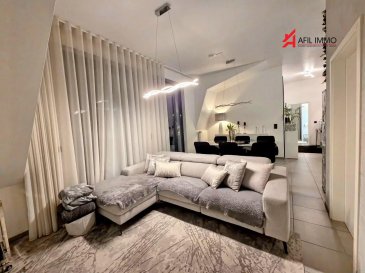 Nous vous proposons en location ce bel appartement situé au 3ème et dernier étage d'une résidence construite en 2009, idéalement situé à Differdange, dans un environnement calme avec vue dégagée sur la forêt. Cet appartement est un véritable coup de coeur.

Disposition :

- Hall d'entrée

- 2 chambres à coucher

- Salle de bain avec douche à l'italienne

- Cuisine équipée ouverte sur le séjour et la salle à manger

- Séjour lumineux avec accès direct à une terrasse offrant une vue imprenable sur la forêt

- Cave privative d'environ 9 m²

- Garage box fermé d'environ 16 m²

- Buanderie commune

Équipements et confort :

- Fenêtres en double vitrage

- Volets électriques

- Ascenseur

- Classe énergétique : E

A savoir:

- Contrat(s) CDI avec période d'essai achevée
- 3 dernière fiches de salaire
- Deux mois de caution
- Un mois de loyer courant + charges
- Un mois de frais d'agence + TVA à partager entre propriétaire et locataire.

Cet appartement confortable et bien agencé est idéal pour un couple, une petite famille ou encore comme investissement au Luxembourg.

À visiter absolument !