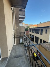 À louer un appartement 2 pièces de 50 m², situé dans le quartier Gare de Metz et de toutes commodités.
L'appartement comprend, un séjour, une cuisine séparée (réfrigérateur, plaque de cuisson) un balcon, une chambre,une salle de bains baignoire, WC.
 Double vitrage ,une cave individuelle 
charges +50€
Frais d'agence 400,00 € correspondant à la constitution du dossier, la rédaction du bail, correspondant aux visites +150,00 € à l'état des lieux.
Garanties demandées
Visale possible pour certaines locations**
Disponible de suite 
Frais d'agence 400,00 € correspondant à la constitution du dossier, la rédaction du bail, correspondant aux visites +150,00 € à l'état des lieux.