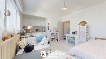 Idéal pour un pied à terre ou un investissement.  METZ Nouvelle Ville - Studio proche gare

 Découvrez ce studio vendu meublé au 4ème et dernier étage avec ascenseur, idéalement situé proche de toutes les commodités, de la gare et du jardin botanique.
 Il se compose d'un hall d'entrée avec placard, d'une pièce à vivre lumineuse avec un espace kitchenette équipée, et d'une salle d'eau avec wc.
 une cave en sous-sol complète cette offre.
 Idéal pour un pied à terre ou un investissement
 Quote-part charges annuelles : 1319 EUR / an (chauffage et production d'eau chaude collectifs)
 Nombre de lots : 32 lots principaux (90 au total)
 DPE : D/C Estimation des coûts annuels d'énergie du logement : Les coûts sont estimés en fonction des caractéristiques de votre logement et pour une utilisation standard sur 5 usages (chauffage, eau chaude sanitaire, climatisation, éclairage, auxiliaires) . Entre 480 EUR et 690 EUR par an - Prix moyens des énergies indexés sur les années 2021, 2022, 2023 (abonnements compris) conformément à l'arrêté du 31 mars 2021 en vigueur lors de l'établissement du DPE
 Prix Honoraires inclus charges acquéreur (7,5%)