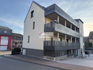 IMMO EXCELLENCE vous propose en exclusivité ce superbe appartement situé au 1er étage d'une résidence contemporaine construite en 2023, composée de seulement 4 unités.

Maximum 3 personnes. Contrat de travail à durée indéterminée (CDI) au Luxembourg, sans période d'essai, indispensable.

Alliant modernité, confort et beaux volumes, ce bien bénéficie d'un agencement particulièrement agréable ainsi que d'un vaste espace extérieur de 26,24 m², accessible depuis plusieurs pièces de l'appartement.

Un intérieur aux volumes généreux. L'appartement se compose comme suit : Hall d'entrée avec armoire encastrée (2,98 m²), 
un W.C. séparé (1,70 m²), un spacieux double séjour (41,42 m²) avec accès direct au grand balcon de  ( 26,24 m² ), une cuisine moderne équipée (10,59 m²), ouverte sur le séjour, un débarras (1,85 m²), une première chambre à coucher (12,64 m²) avec accès au balcon, une salle de bains avec douche et W.C. (9,17 m²), également avec accès au balcon, un espace pour le raccordement de la machine à laver et du séchoir (0,50 m²), une deuxième chambre à coucher (10,79 m²) avec espace supplémentaire de 6,01 m², idéal pour aménager un dressing ou un bureau.

Le bien est complété par : Une grande cave privative de 7,02 m², ainsi qu'un emplacement extérieur pour une voiture.

L'appartement dispose d'un grand balcon de 26,24 m², véritable prolongement de l'espace de vie.

Situé à proximité immédiate de toutes les commodités, cet appartement offre un cadre de vie pratique et agréable, tout en profitant des avantages d'une construction récente de 2023 et d'une petite résidence à seulement quatre unités.

Ce bien réunit de nombreux atouts : construction récente, beaux volumes, deux chambres, grand espace extérieur, cave et emplacement de parking.

Un appartement moderne et lumineux à découvrir sans tarder.

À voir absolument !



IMMO EXCELLENCE bietet Ihnen exklusiv diese attraktive und moderne Wohnung im 1. Obergeschoss einer im Jahr 2023 erbauten Residenz mit nur 4 Einheiten.

Maximal 3 Personen. Unbefristeter Arbeitsvertrag (CDI) in Luxemburg, ohne Probezeit, zwingend erforderlich.

Die Immobilie überzeugt durch ihre großzügigen Wohnbereiche, moderne Ausstattung und eine besonders angenehme Raumaufteilung. Ein echtes Highlight ist der großzügige Balkon mit 26,24 m², der von mehreren Räumen aus zugänglich ist und den Wohnbereich ideal erweitert.

Die Wohnung verfügt über: Einen Eingangsbereich mit Einbauschrank (2,98 m²), ein separates WC (1,70 m²), ein großzügiges Doppelwohnzimmer (41,42 m²) mit direktem Zugang zum Balkon (26,24 m²), eine moderne, voll ausgestattete offene Küche (10,59 m²), einen praktischen Abstellraum (1,85 m²), ein erstes Schlafzimmer (12,64 m²) mit Zugang zum Balkon, ein Badezimmer mit Dusche und WC (9,17 m²) sowie Zugang zum Balkon, einen Bereich für den Anschluss von Waschmaschine und Trockner (0,50 m²), ein zweites Schlafzimmer (10,79 m²) mit einem zusätzlichen Bereich von 6,01 m², der sich ideal als Ankleidezimmer oder Büro eignet.

Ein weiterer Pluspunkt dieser Immobilie ist der großzügige Balkon von 26,24 m², der viel Platz für eine gemütliche Sitzecke, Pflanzen oder einen Essbereich im Freien bietet.

Zur Wohnung gehören außerdem: Ein privater Kellerraum von 7,02 m², sowie ein Außenstellplatz für ein Fahrzeug.

Moderne Immobilie in kleiner Residenz. Die im Jahr 2023 errichtete Residenz mit nur 4 Wohneinheiten bietet ein angenehmes und exklusives Wohnumfeld.

Die Wohnung eignet sich hervorragend sowohl als komfortabler Hauptwohnsitz.

Die wichtigsten Vorteile auf einen Blick, Baujahr 2023, Residenz mit nur 4 Einheiten, 2 Schlafzimmer, großzügiges Doppelwohnzimmer von 41,42 m², moderne offene Küche, Balkon von 26,24 m², privater Keller von 7,02 m², sowie ein Außenstellplatz, mehrere Räume mit direktem Zugang zum Balkon.

Die Wohnung befindet sich un direkter Nähe zu sämtlichen Annehmlichkeiten.

Eine moderne, helle und großzügig geschnittene Immobilie mit seltenem Außenbereich , überzeugen Sie sich selbst bei einer Besichtigung.

Besichtigung unbedingt empfehlenswert!



IMMO EXCELLENCE is pleased to exclusively offer this attractive and modern apartment located on the first floor of a residence built in 2023, comprising only 4 units.

Maximum 3 persons. An indefinite employment contract (CDI) in Luxembourg, with no probationary period, is mandatory.

The property stands out for its generous living spaces, modern features and particularly pleasant layout. A true highlight is the spacious 26.24 m² balcony, accessible from several rooms and providing a wonderful extension of the living area.

The apartment comprises: An entrance hall with built-in wardrobe (2.98 m²) ,a  separate WC (1.70 m²),  a spacious double living room (41.42 m²) with direct access to the 26.24 m² balcony, a modern, fully equipped open-plan kitchen (10.59 m²), a practical storage room (1.85 m²), a first bedroom (12.64 m²) with direct access to the balcony, a bathroom with shower and WC (9.17 m²), also offering access to the balcony, a dedicated area for the connection of the washing machine and dryer (0.50 m²), a second bedroom (10.79 m²) with an additional 6.01 m² area, ideal for use as a walk-in wardrobe or home office.

Another major advantage of this property is its generous 26.24 m² balcony, offering plenty of space for a comfortable lounge area, plants or an outdoor dining space.

The balcony can be accessed from several rooms, creating a pleasant connection between the interior and exterior living areas.

The apartment also benefits from:  A private cellar of 7.02 m², aswell as an outdoor parking space.

Modern Property in an Exclusive Small Residence, built in 2023, the residence comprises only 4 units, offering a quiet, intimate and exclusive residential environment.

The apartment is ideally suited as a comfortable primary residence, combining modern living, generous spaces and excellent outdoor amenities.

Key Features: Built in 2023, small residence with only 4 units, 2 bedrooms, spacious double living room of 41.42 m², modern open-plan kitchen, large 26.24 m² balcony, a private cellar of 7.02 m², on outdoor parking space, several rooms with direct access to the balcony.

The apartment is located in close proximity to all amenities, offering a convenient and pleasant living environment.

A modern, bright and generously proportioned property, offering a rare and highly desirable outdoor space.

An opportunity not to be missed, contact us today to arrange a viewing!

Viewings are highly recommended!