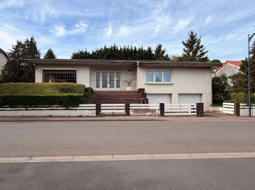 A Thionville, maison individuelle de 320 m2 en plain pied. Idéalement située à Thionville,  maison individuelle aux volumes impressionnants.
Édifiée sur un terrain d'environ 11 ares,  elle offre en  plain-pied une surface habitable de presque 350 m2.
Dès l'entrée, vous serez charmés par une vaste pièce de réception comprenant un séjour et une salle à manger avec  une cheminée centrale, véritable coeur de la maison. Les espaces de vie, aux proportions exceptionnelles, offrent de nombreuses possibilités d'aménagement.
La partie nuit se compose de 4 chambres, accompagnées de 2 salles de bains. Une lingerie vient compléter l'organisation fonctionnelle du rez-de-chaussée.
Le sous-sol complet constitue un véritable atout . Vous y trouverez un studio avec salle de bain, une salle jeux, un doouble garage et une spacieuse lingerie.
Une terrasse et un vaste jardin arboré viennent compléter ce bien aux multiples atouts.
Des travaux de rénovation sont à prévoir.
Pour plus d'informations ou organiser une visite, contactez nous.
- Karine Karas 06 08 31 19 87
- Katia Moriceau 06 75 66 99 25
Les informations sur les risques auxquels ce bien est exposé sont disponibles sur le site Géorisques : www.georisques.gouv.fr »