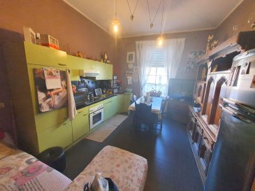 ***Idéal investisseur***Actuellement loué***

New Keys vous propose cet appartement proche de toutes commodités.

Il se compose de:

1 Chambre 
1 Salon/séjour/cuisine 
1 Salle de bains

Fenetre PVC double vitrage, chauffage au gaz, Rez de chaussée. 

L'appartement est actuellement loué 950€/mois.

Pour tous renseignements et/ou visite:
00352 691311709
amarinthe@newkeys.lu

Ref agence : 5003513